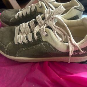 Simple OS Sneaker Size 7.5 Jungle Green